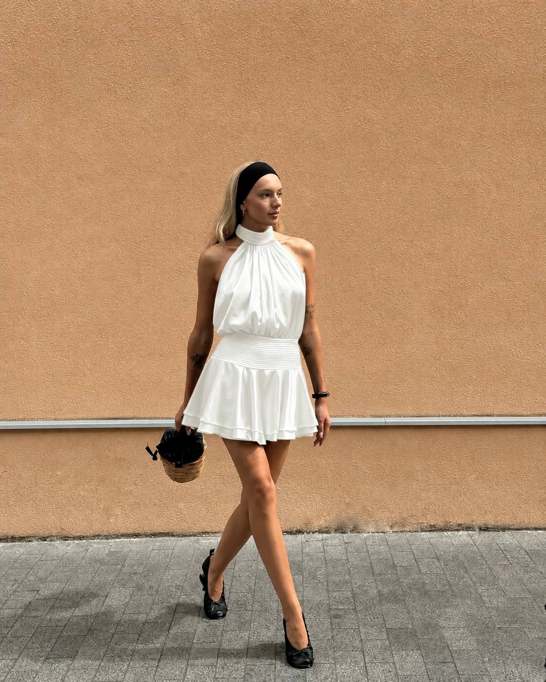 Beyaz - Zarif Halter Yaka Pileli Mini Elbise
