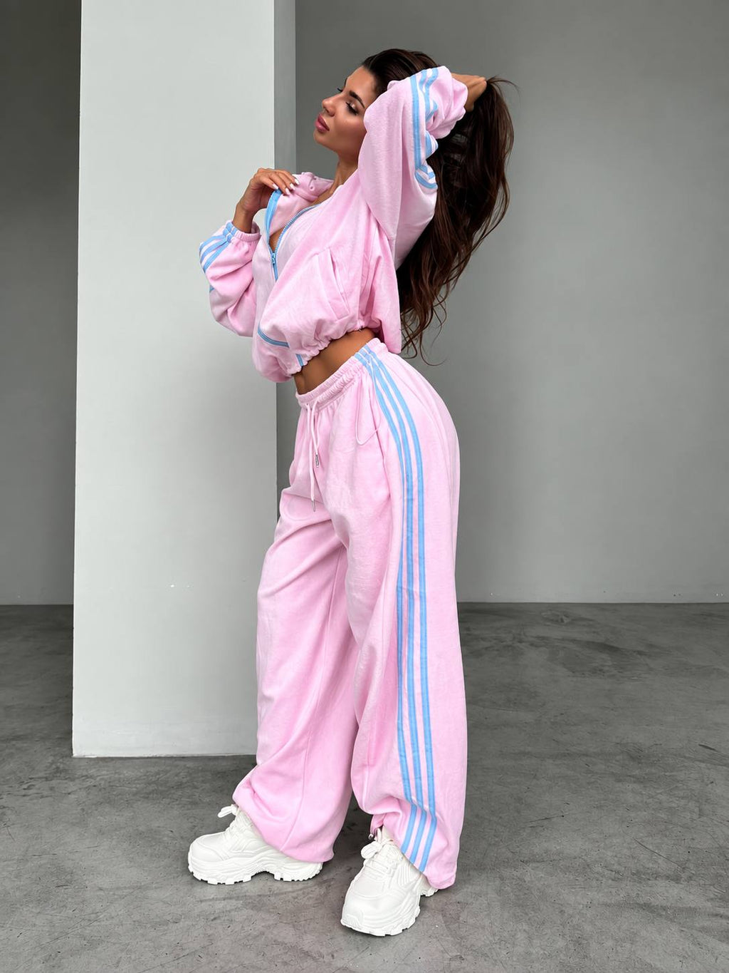 Pembe - 3 Şerit Detaylı Kadife Takım