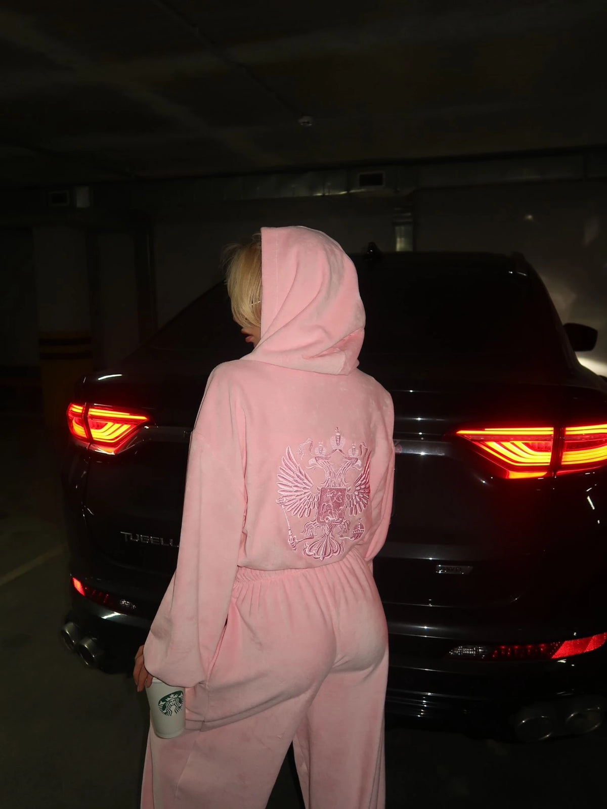 Pembe - Nakış Detaylı Kadife Takım